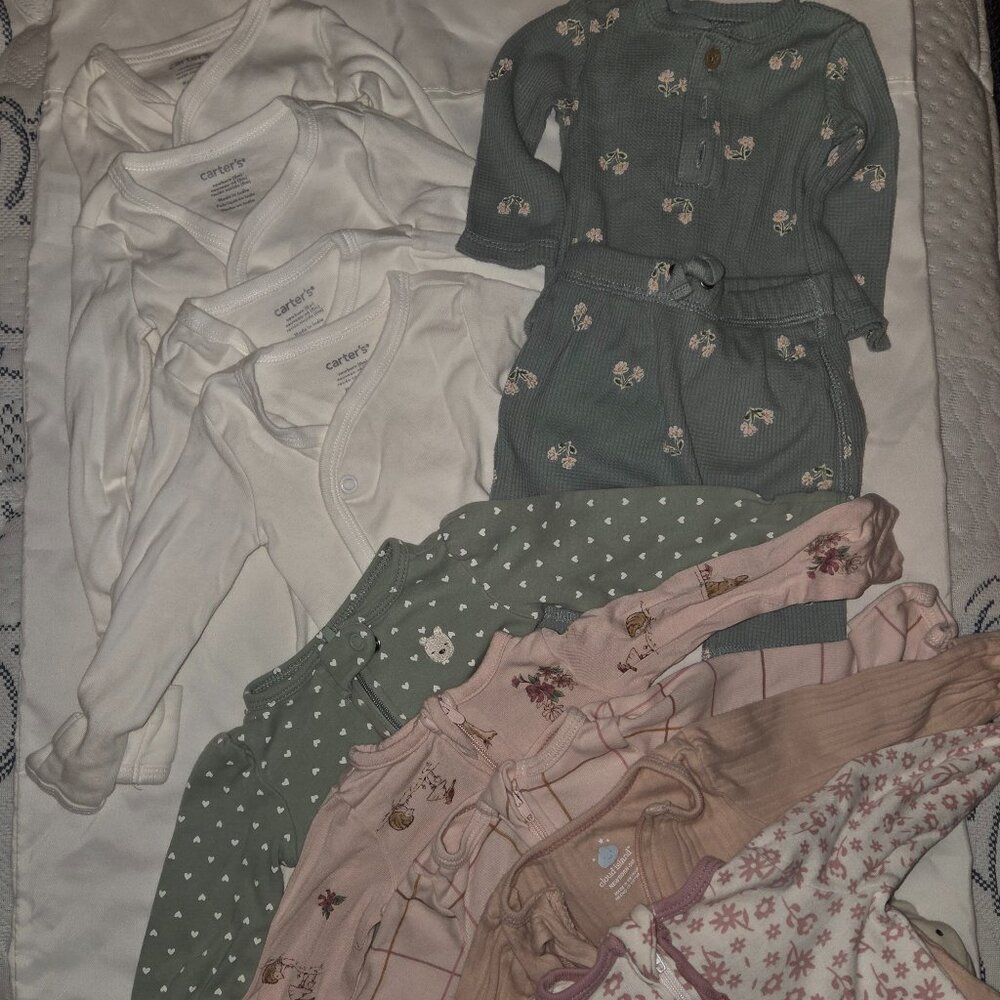 11 Piece Newborn Clothing Lot